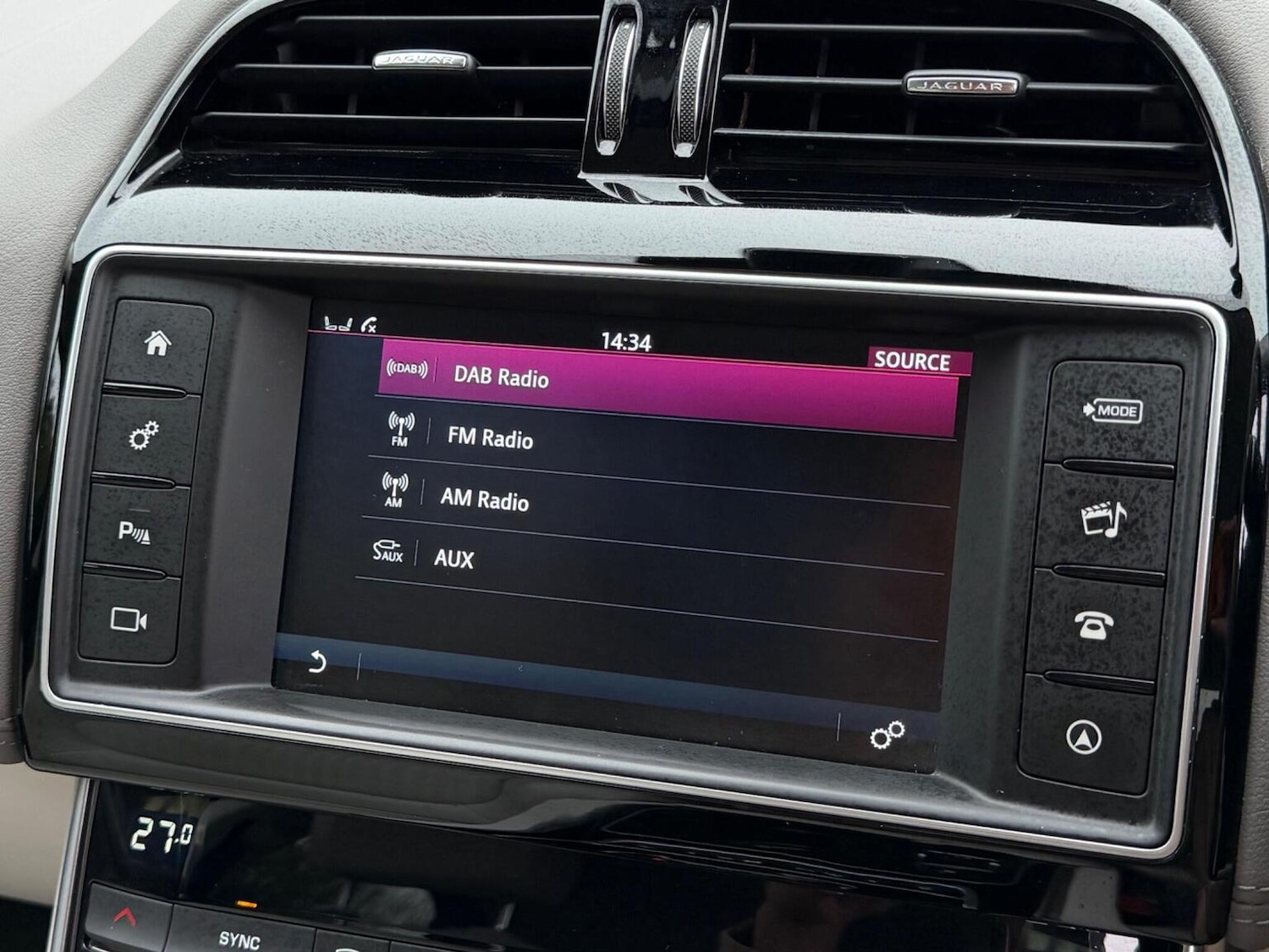 Used Jaguar XE 2015 for sale - 77807132: Photo 15