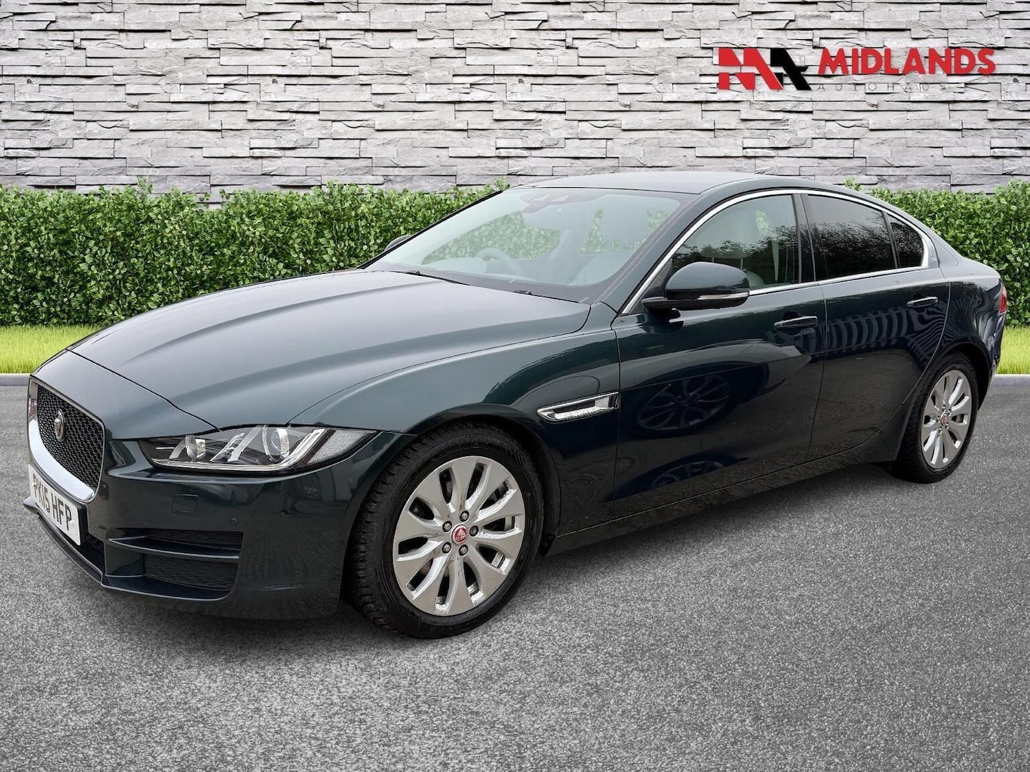 Used Jaguar XE 2015 for sale - 77807132: Photo 3