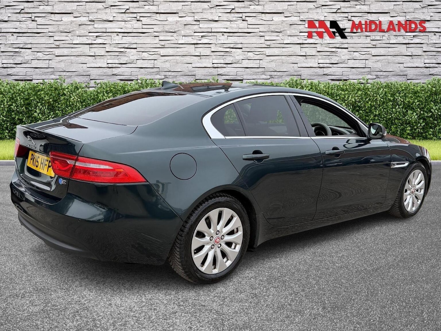 Used Jaguar XE 2015 for sale - 77807132: Photo 4