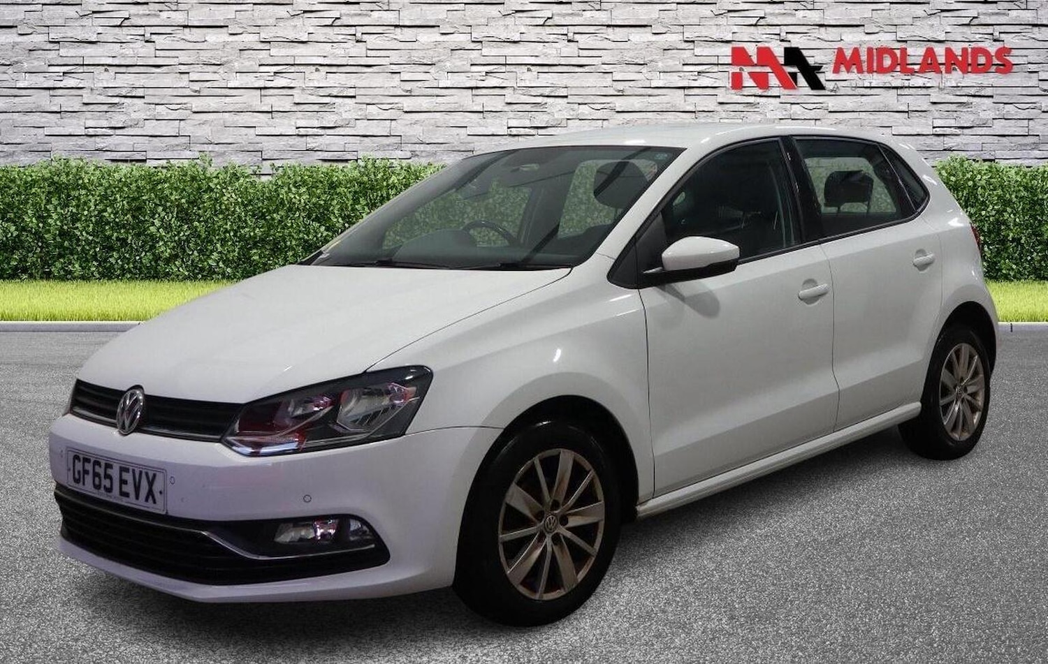 Used Volkswagen Polo 2015 for sale - 76107314: Photo 4