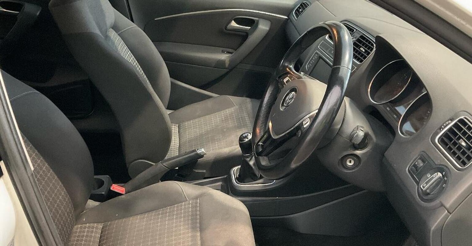 Used Volkswagen Polo 2015 for sale - 76107314: Photo 6