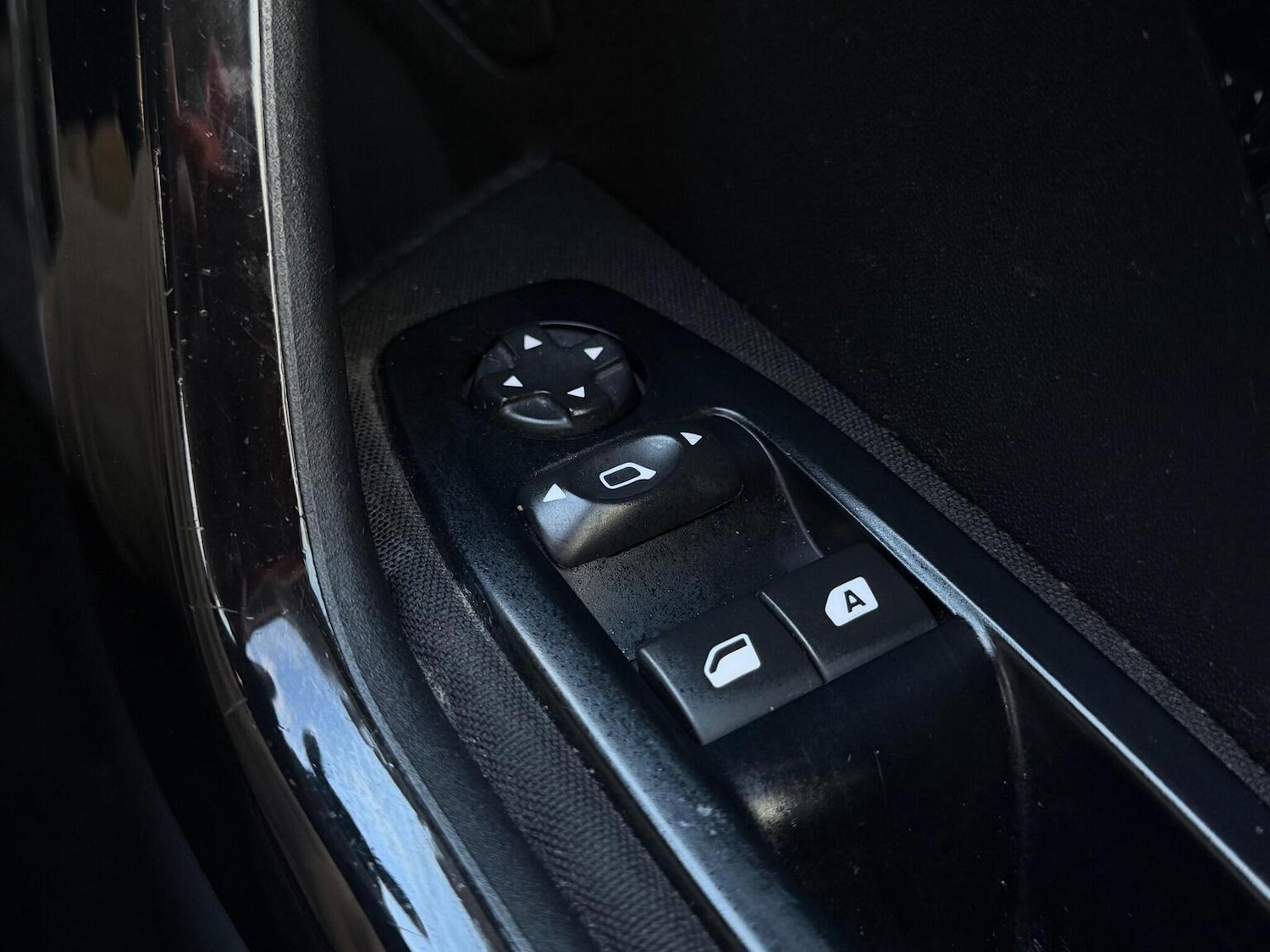 Used Peugeot 208 2016 for sale - 77438279: Photo 21