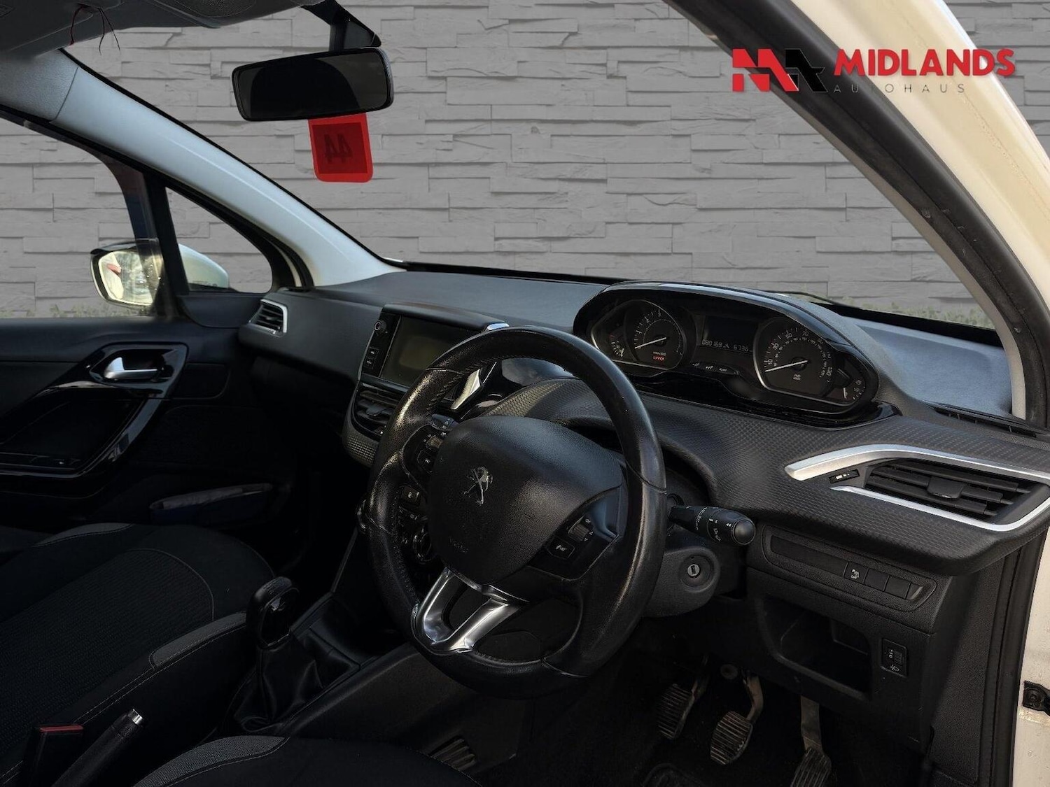 Used Peugeot 208 2016 for sale - 77438279: Photo 9