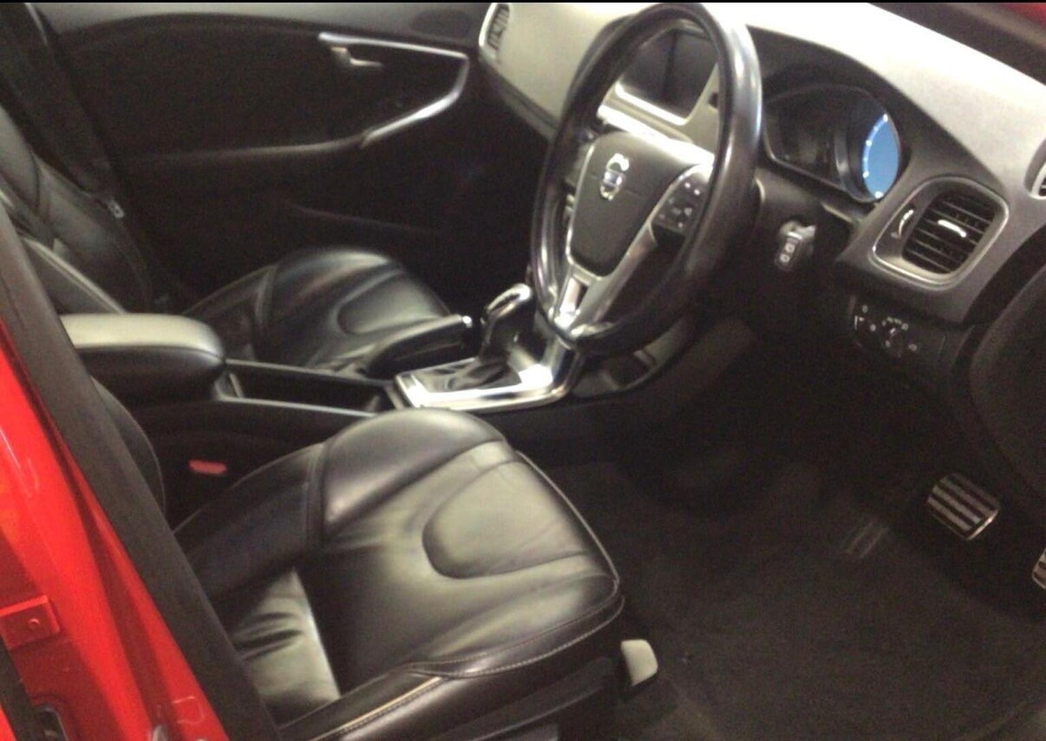 Used Volvo V40 2014 for sale - 76605897: Photo 9