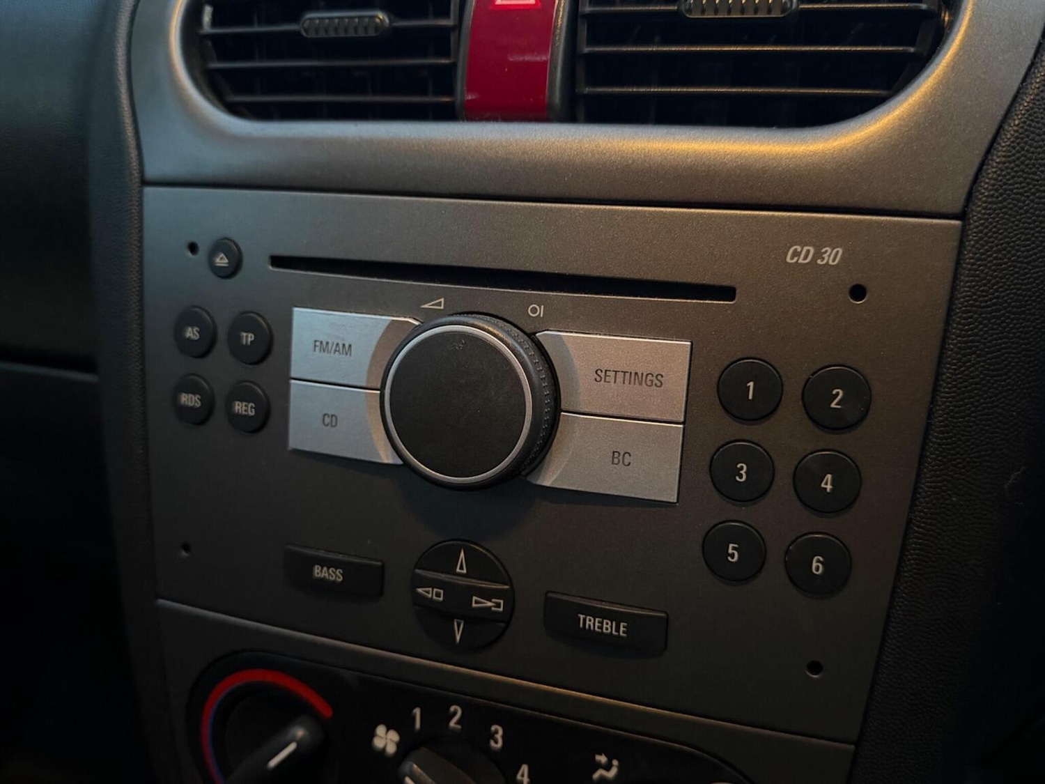 Used Vauxhall Corsa 2005 for sale - 77668572: Photo 15