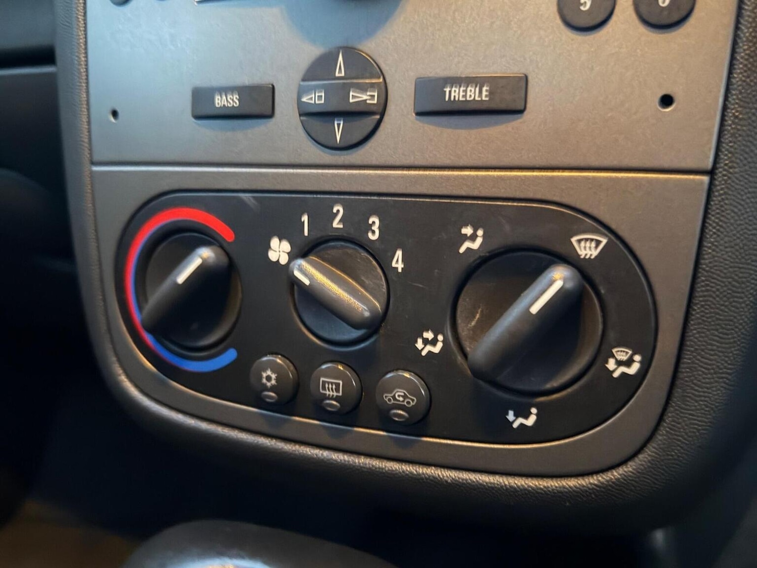 Used Vauxhall Corsa 2005 for sale - 77668572: Photo 16