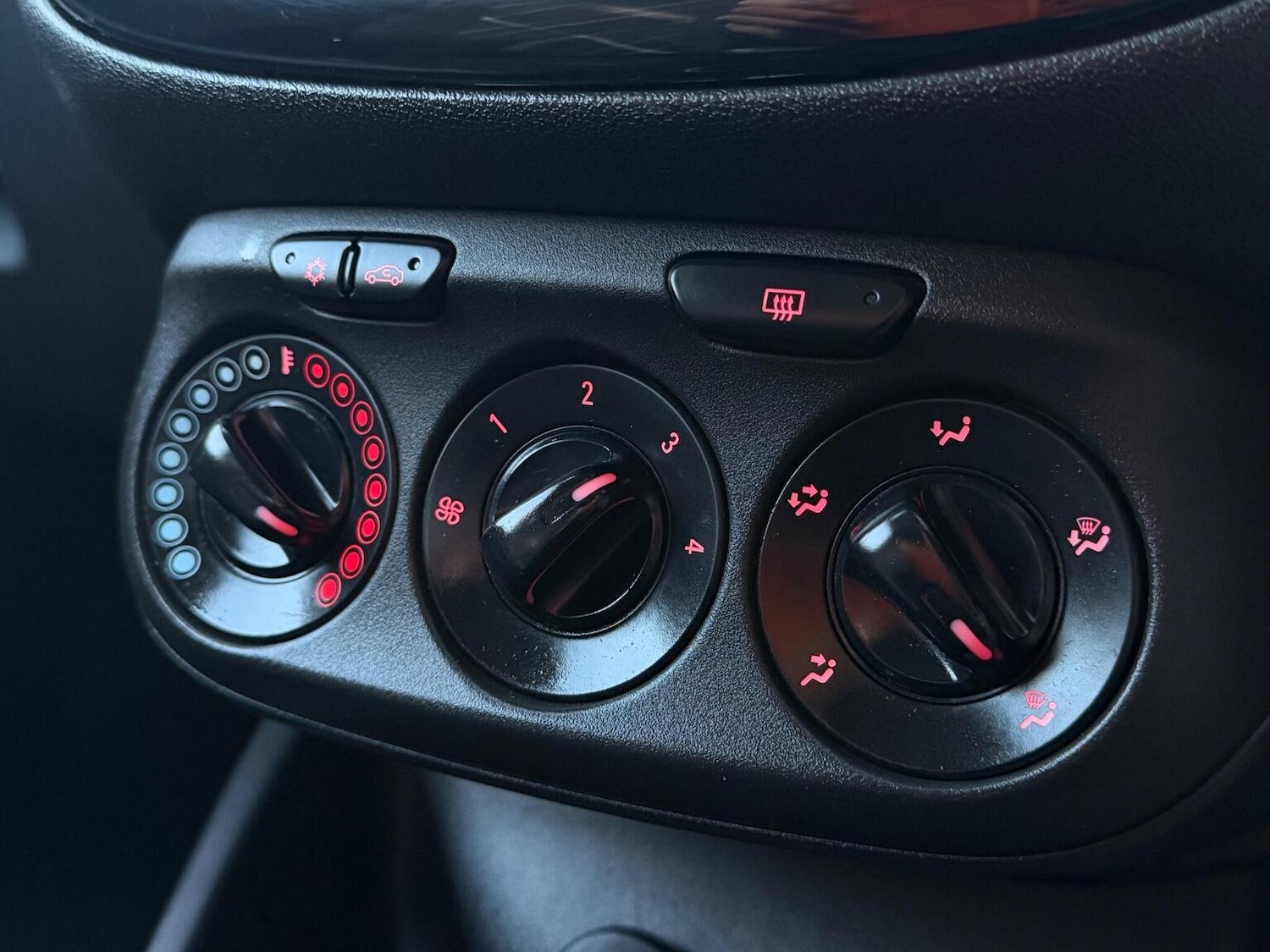 Used Vauxhall Corsa 2016 for sale - 76863840: Photo 14