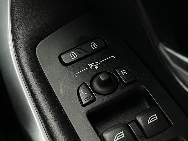 Used Volvo V40 2014 for sale - 75330212: Photo 25