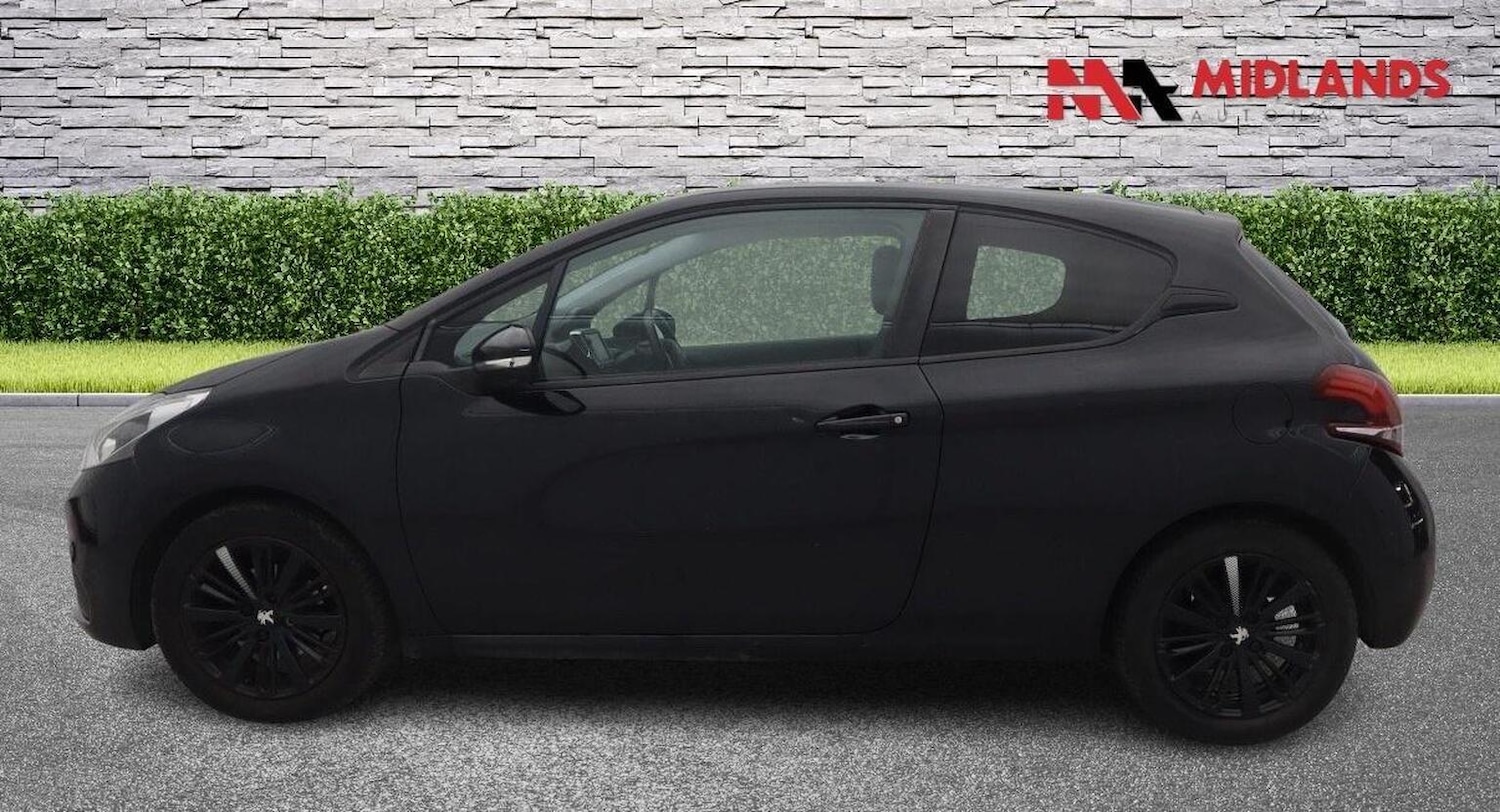 Used Peugeot 208 2017 for sale - 77822319: Photo 6