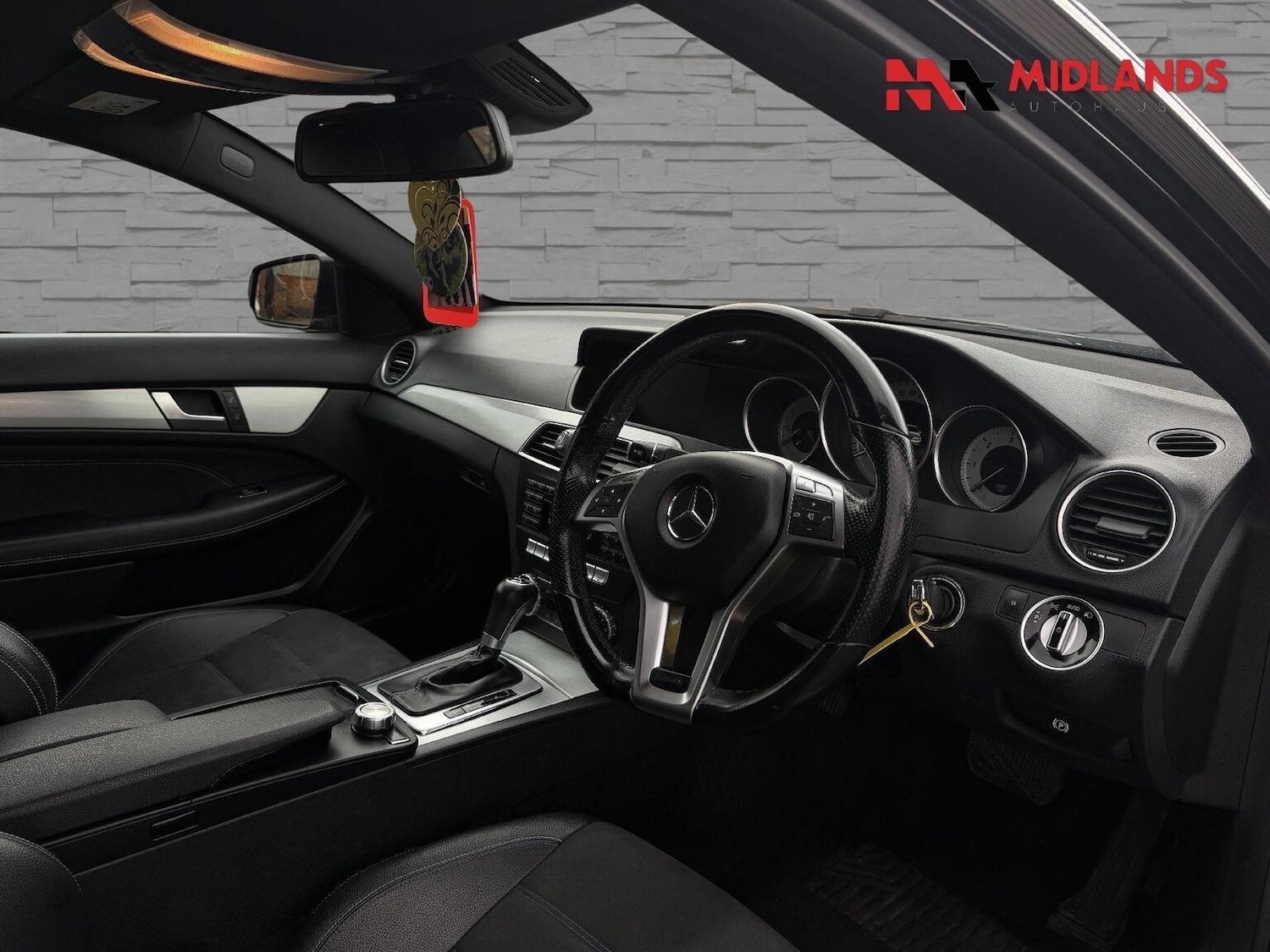 Used Mercedes-Benz C Class 2015 for sale - 77643743: Photo 8