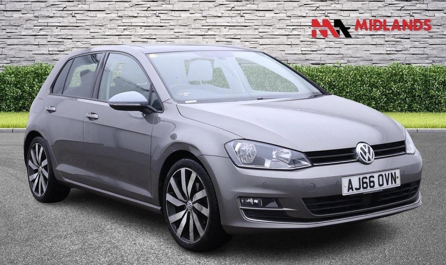 Used Volkswagen Golf 2017 for sale - 76618767: Photo 1