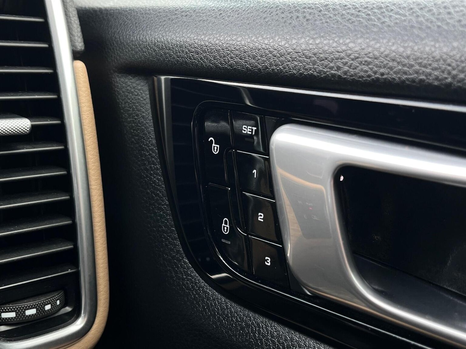 Used Porsche Cayenne 2018 for sale - 77603359: Photo 37