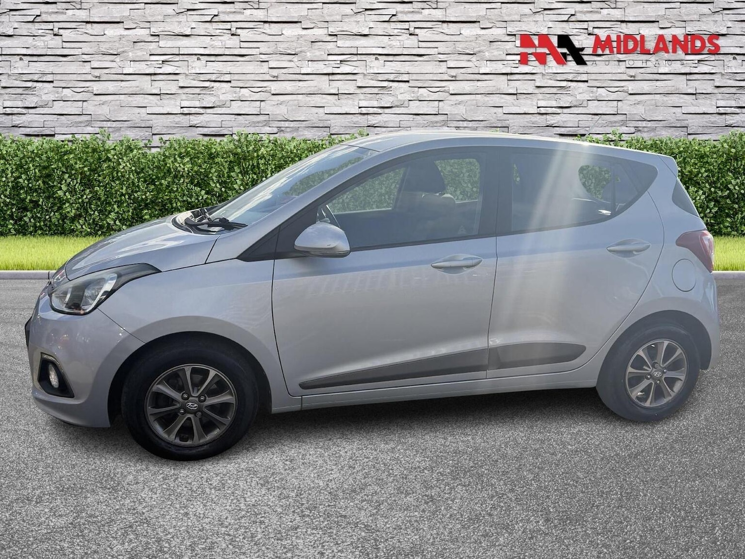 Used Hyundai i10 2014 for sale - 77997292: Photo 3