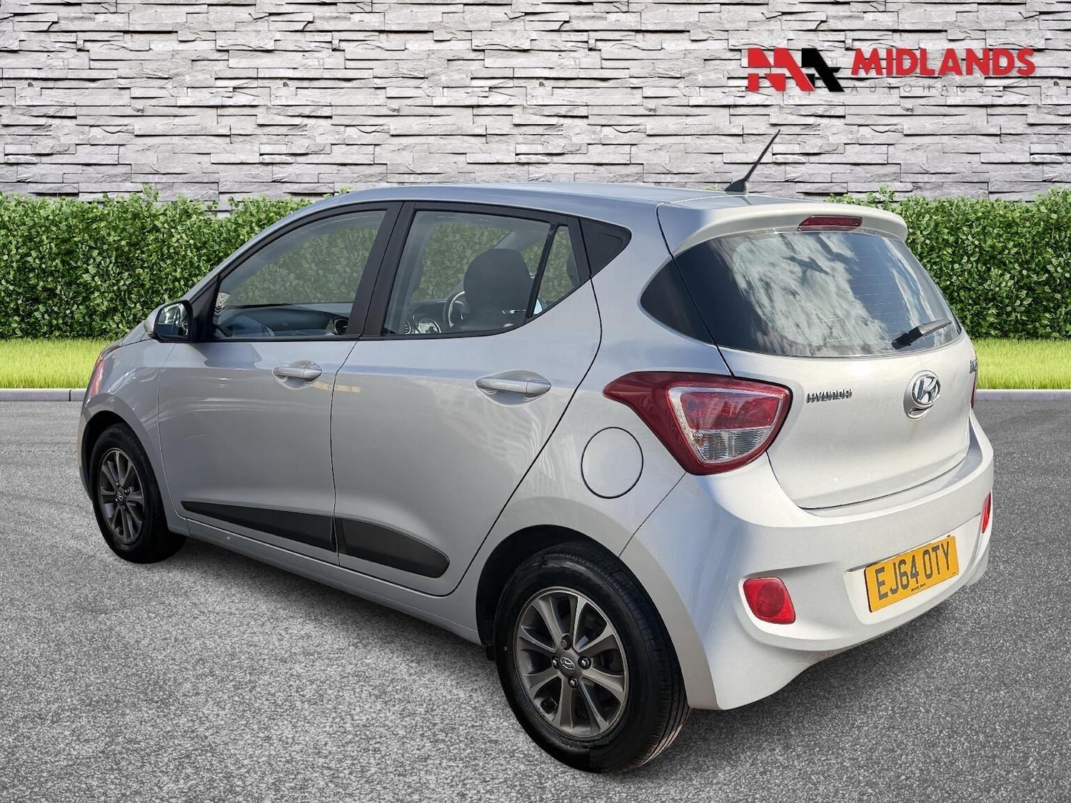 Used Hyundai i10 2014 for sale - 77997292: Photo 6