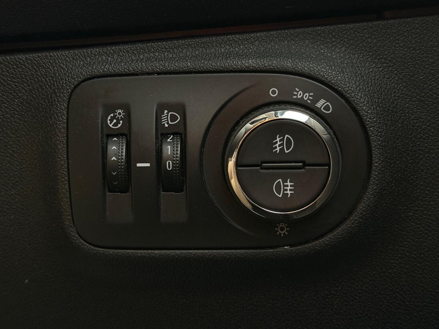 Used Vauxhall Corsa 2015 for sale - 77681755: Photo 20