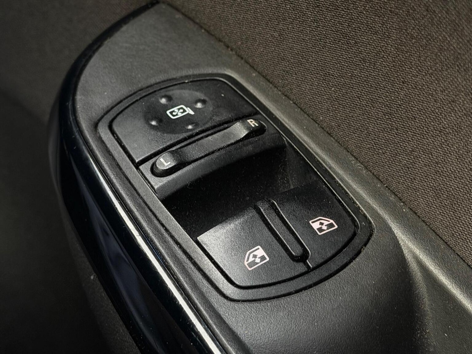 Used Vauxhall Corsa 2015 for sale - 77681755: Photo 21