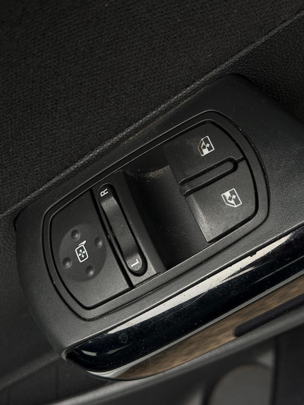 Used Vauxhall Corsa 2014 for sale - 76237125: Photo 19