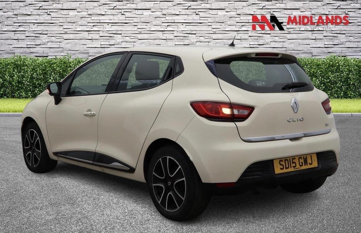 Used Renault Clio 2015 for sale - 77991760: Photo 4