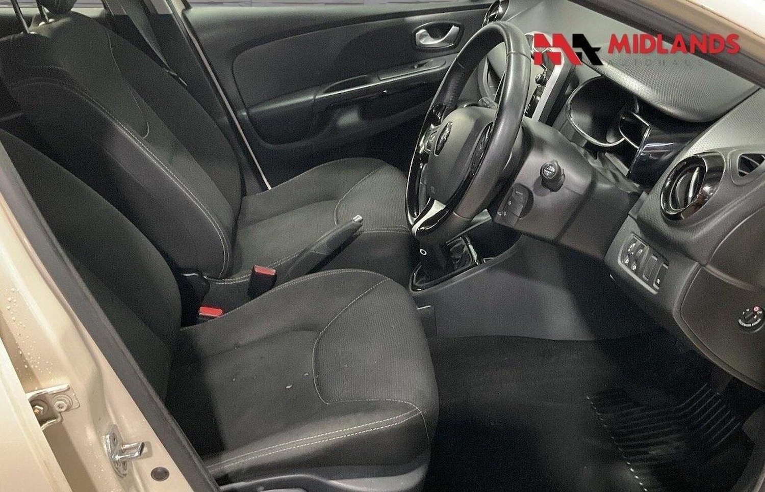 Used Renault Clio 2015 for sale - 77991760: Photo 6