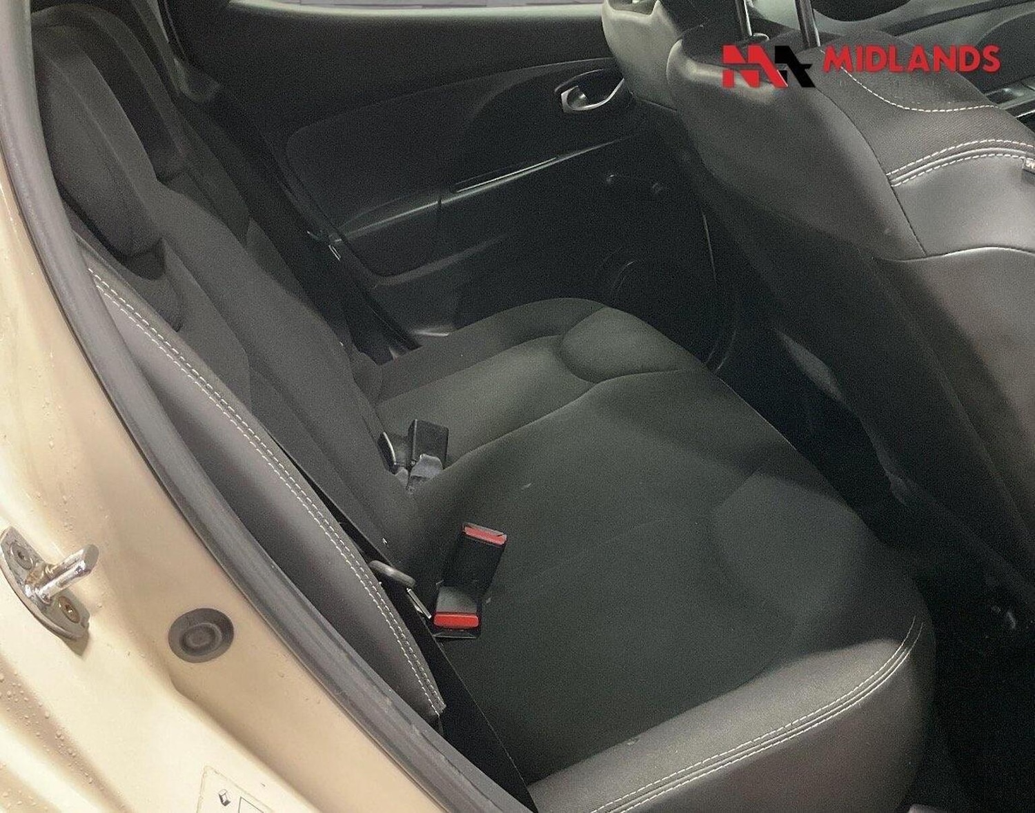 Used Renault Clio 2015 for sale - 77991760: Photo 8