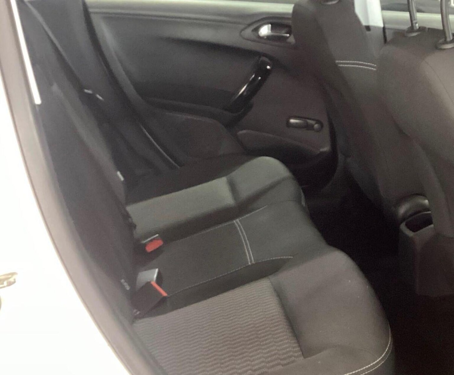 Used Peugeot 208 2017 for sale - 78098222: Photo 8