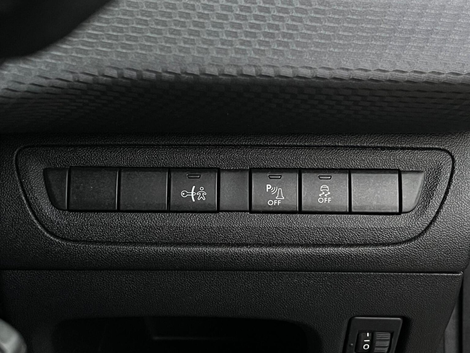 Used Peugeot 208 2017 for sale - 76120197: Photo 22