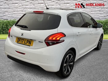 Used Peugeot 208 2017 for sale - 76120197: Photo 4