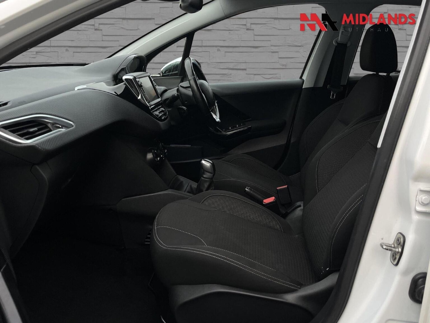 Used Peugeot 208 2017 for sale - 76120197: Photo 9