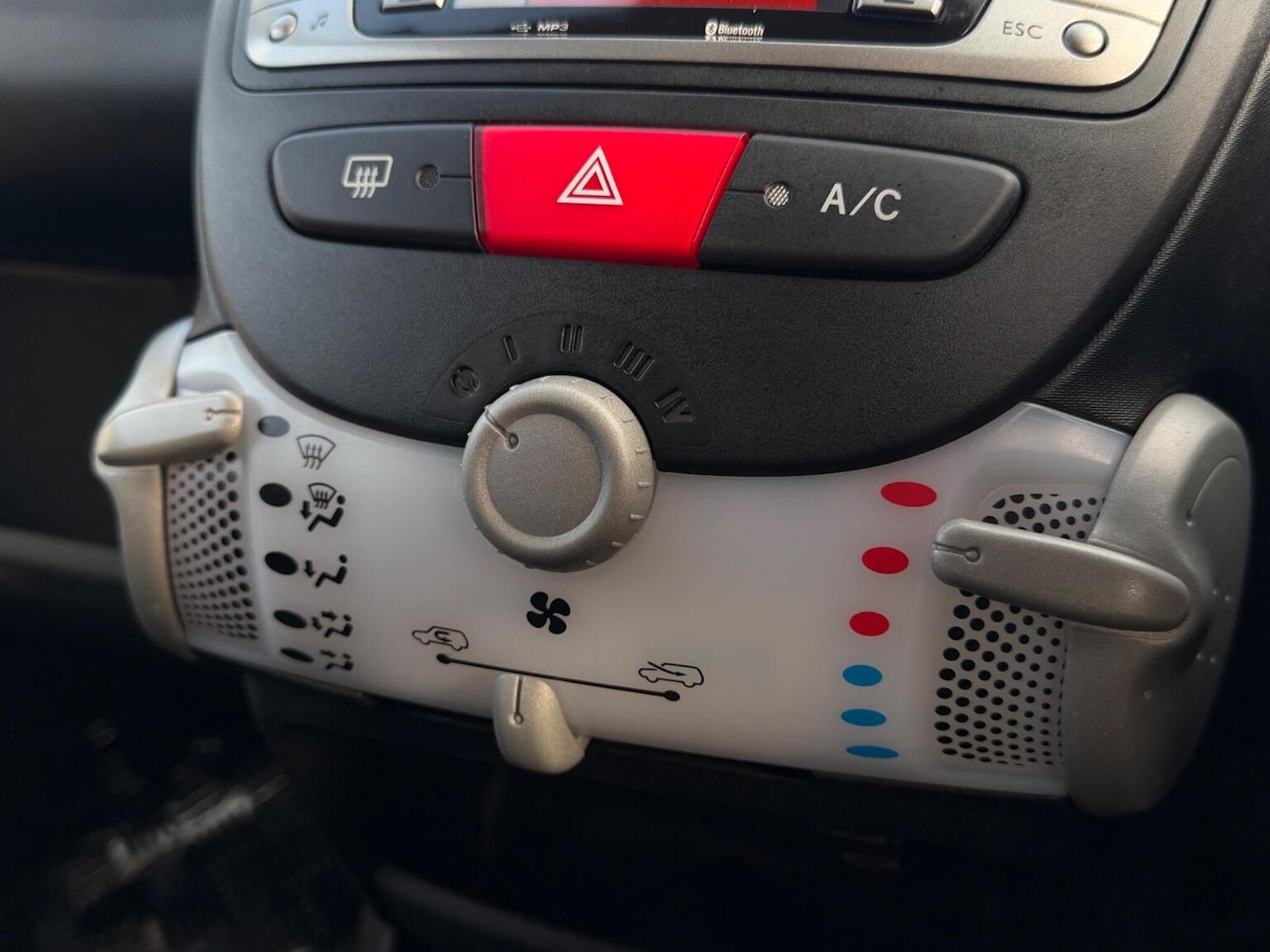 Used Toyota AYGO 2013 for sale - 77668490: Photo 15