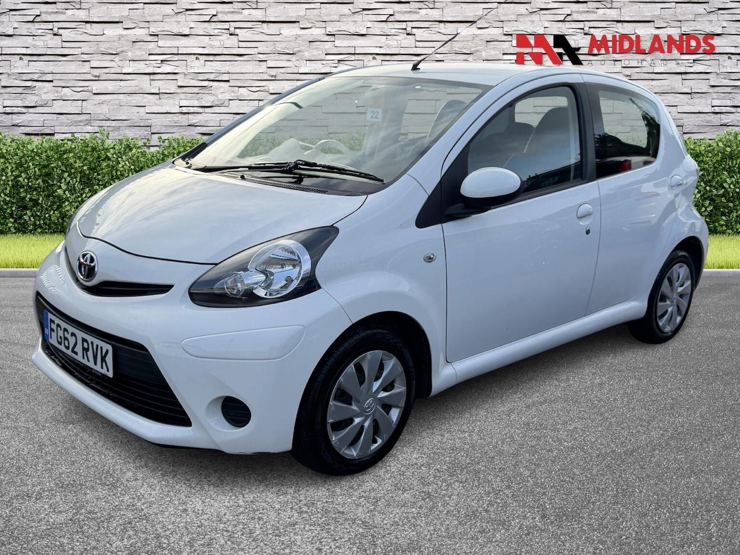 Used Toyota AYGO 2013 for sale - 77668490: Photo 3
