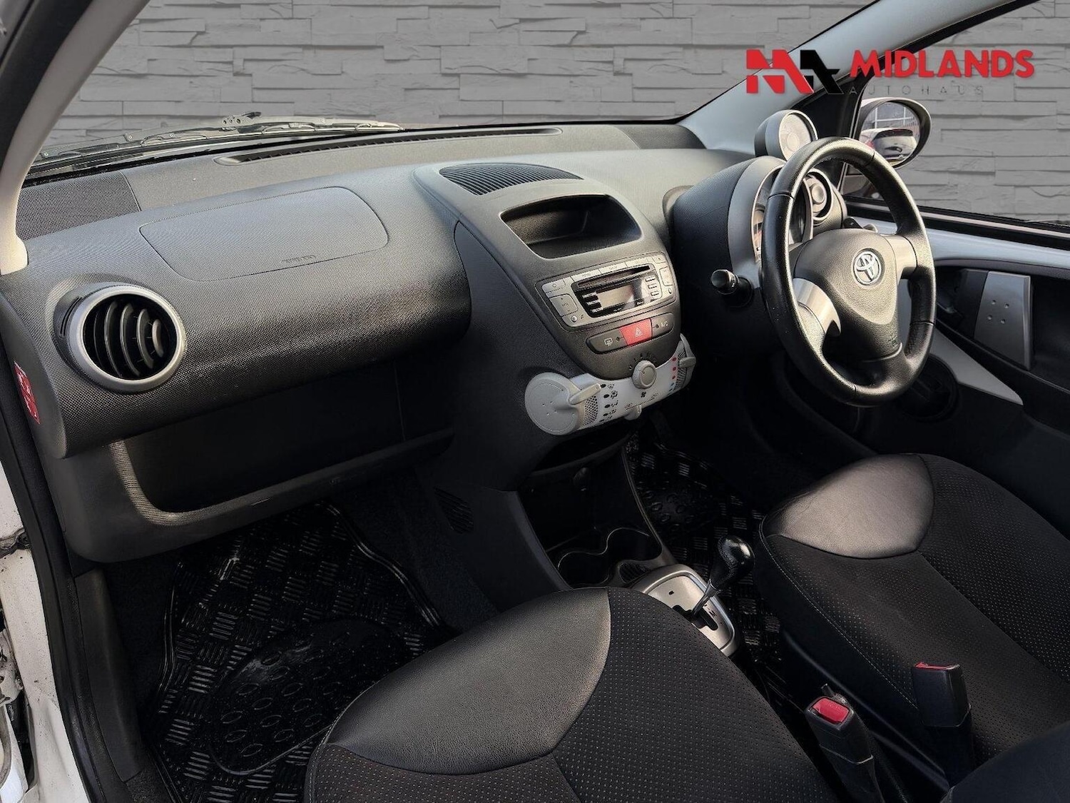 Used Toyota AYGO 2013 for sale - 77668490: Photo 9