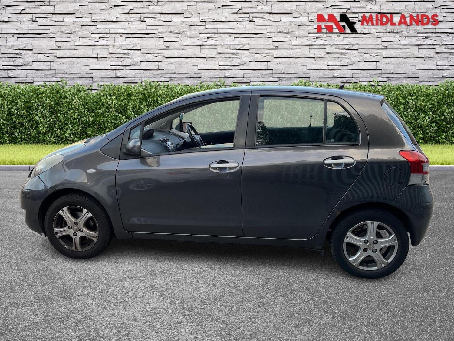 Used Toyota Yaris 2010 for sale - 76446002: Photo 5