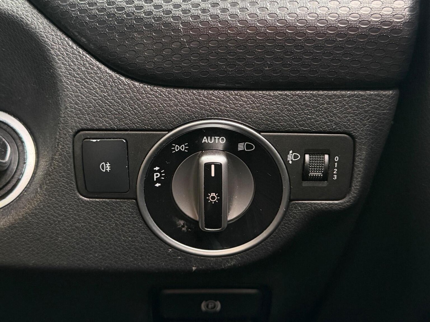 Used Mercedes-Benz A-Class 2017 for sale - 76369370: Photo 19