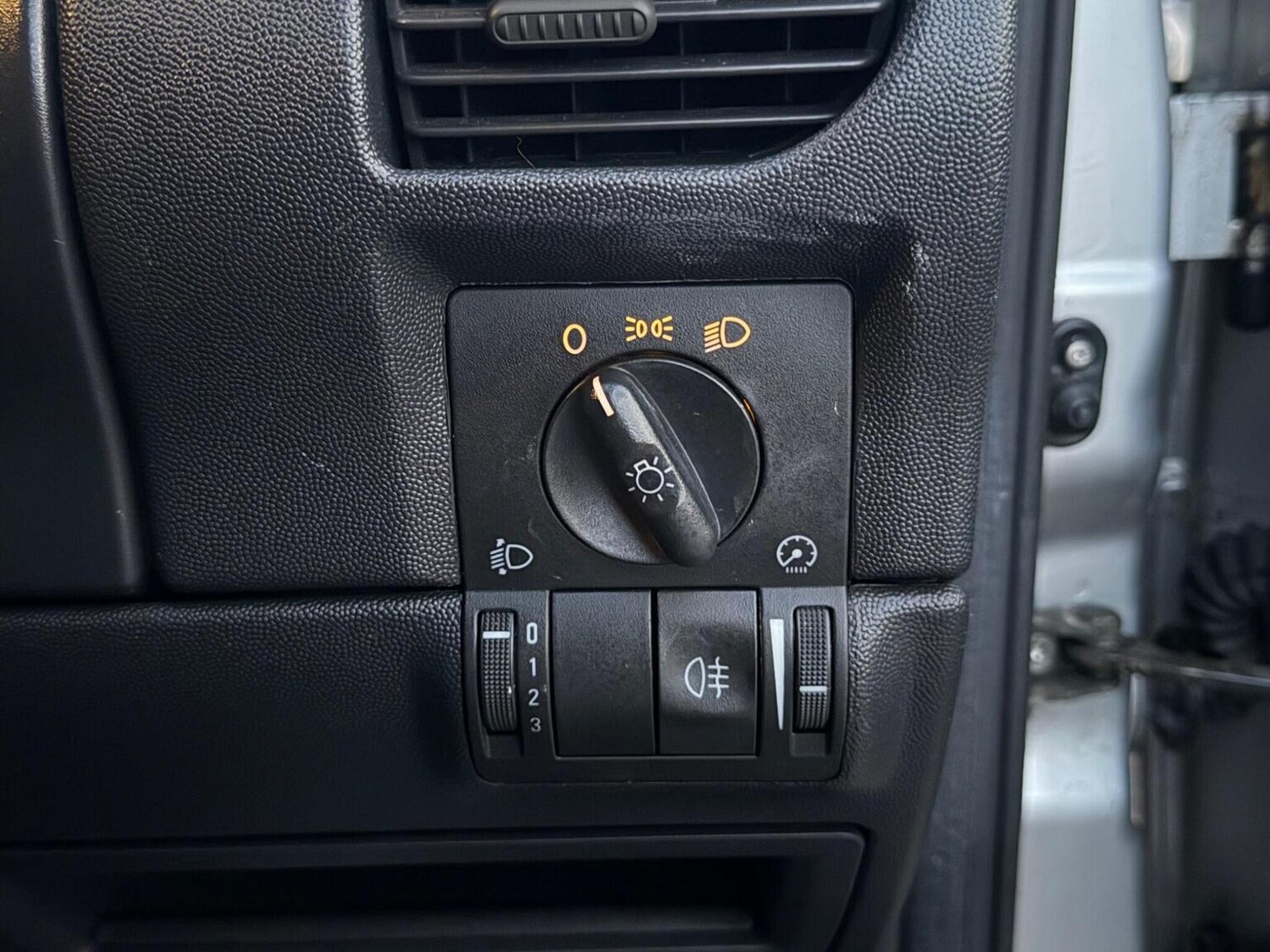 Used Vauxhall Corsa 2005 for sale - 77687628: Photo 20