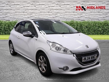 Used Peugeot 208 2014 for sale - 77342612: Photo