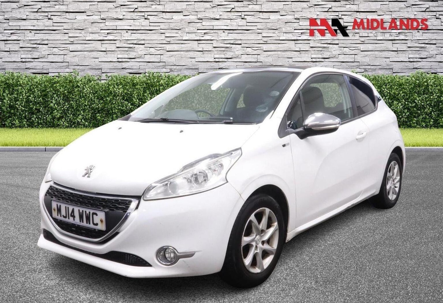 Used Peugeot 208 2014 for sale - 77342612: Photo 3