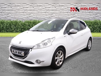 Used Peugeot 208 2014 for sale - 77342612: Photo