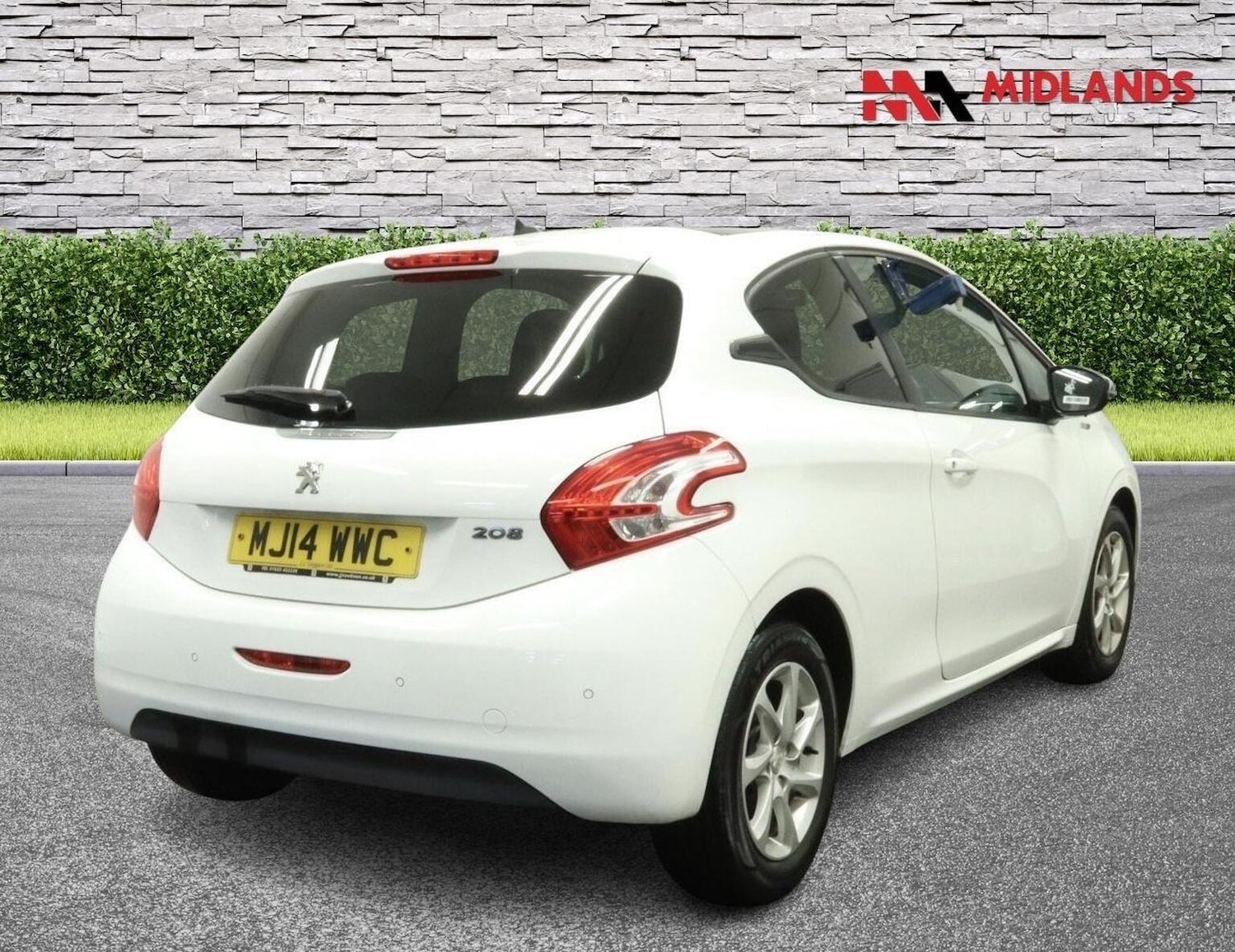 Used Peugeot 208 2014 for sale - 77342612: Photo 4