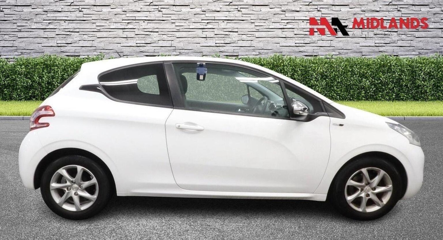 Used Peugeot 208 2014 for sale - 77342612: Photo 5