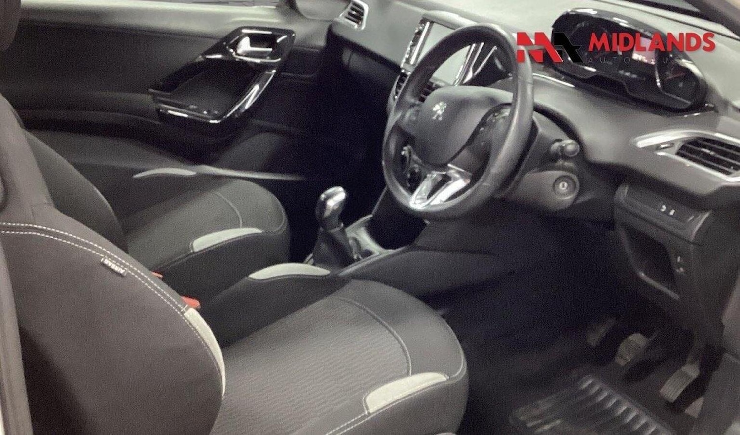 Used Peugeot 208 2014 for sale - 77342612: Photo 6