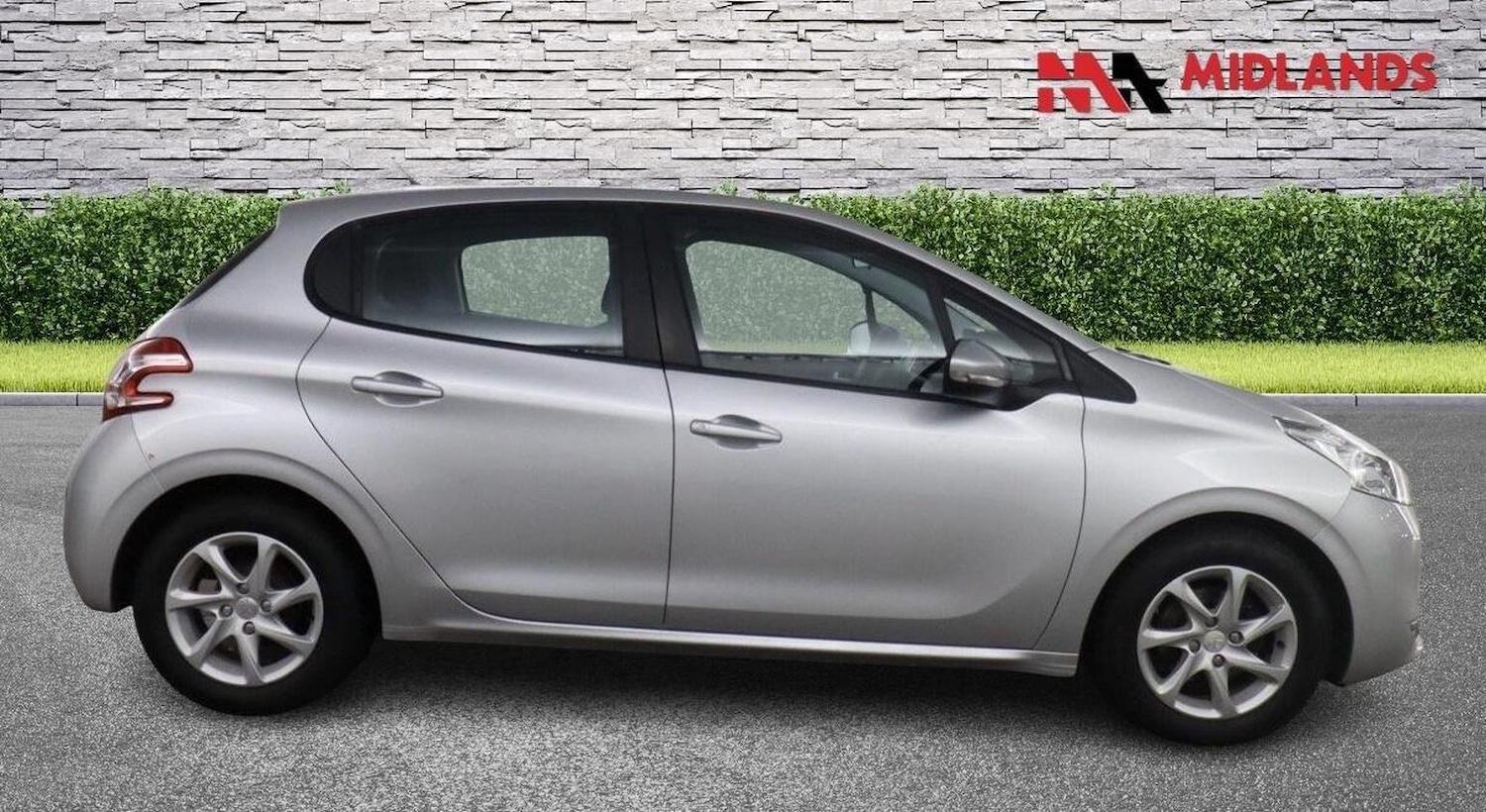 Used Peugeot 208 2015 for sale - 78182925: Photo 6