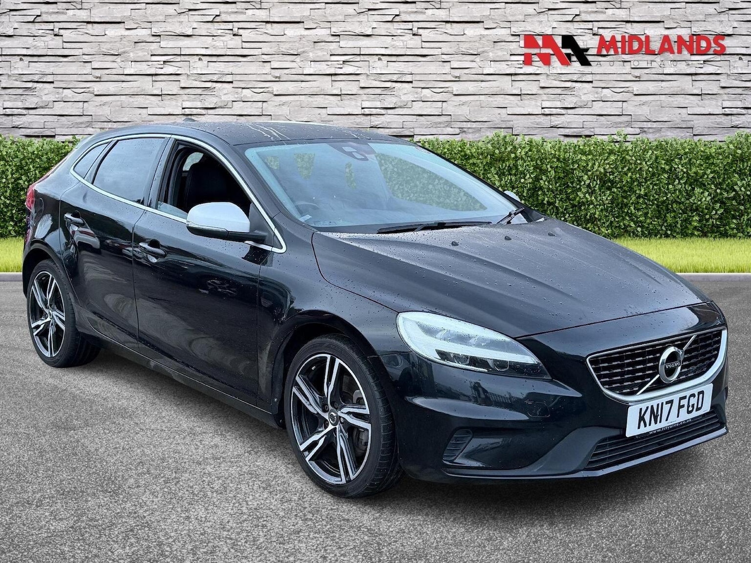 Used Volvo V40 2017 for sale - 77385343: Photo 1