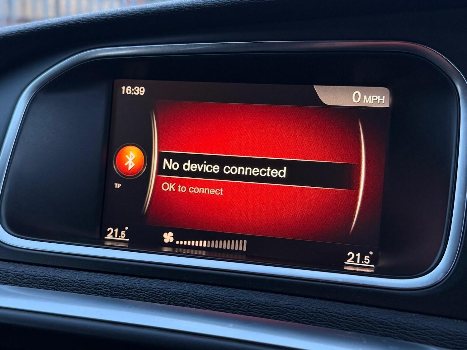 Used Volvo V40 2017 for sale - 77385343: Photo 16