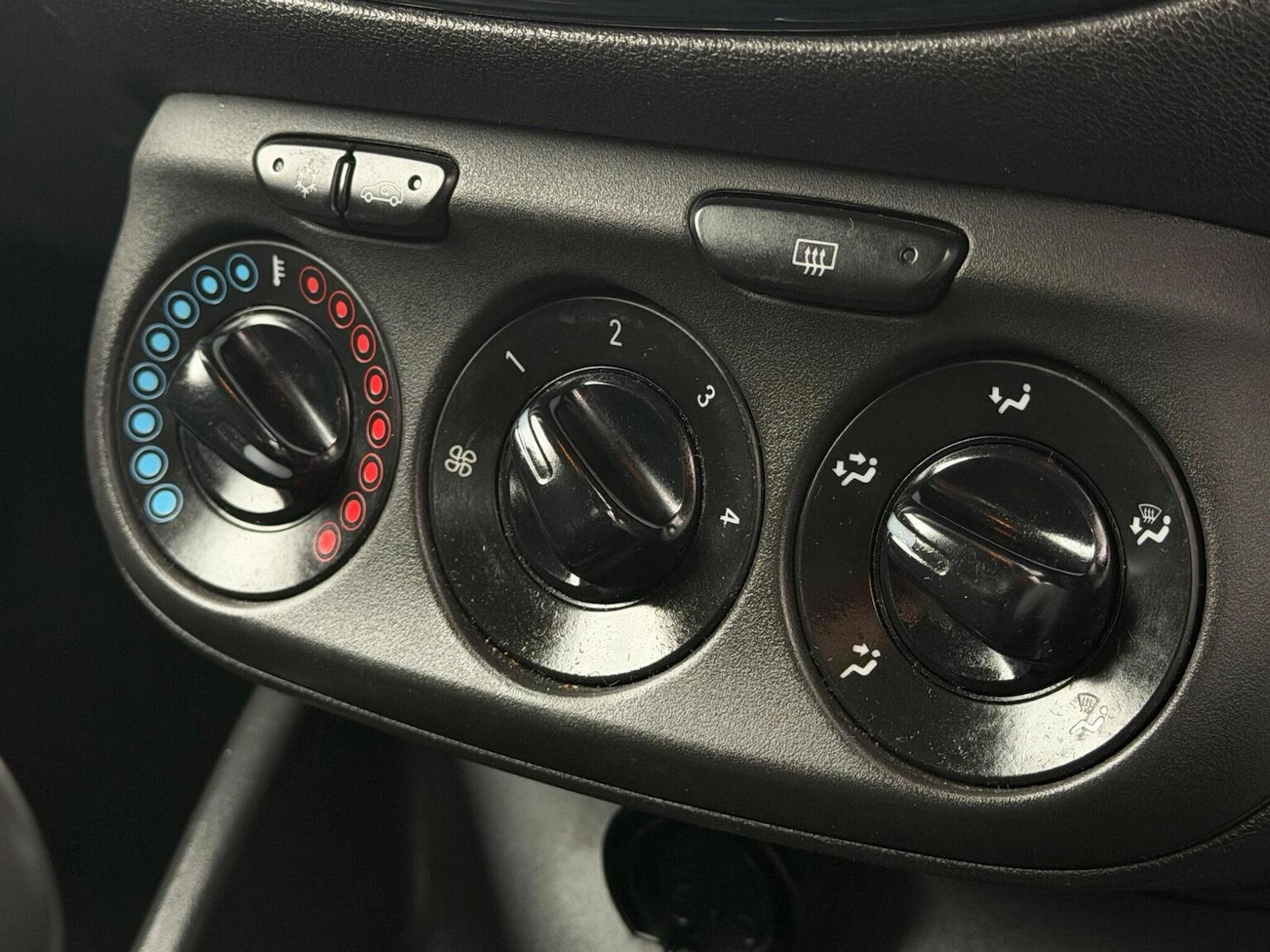 Used Vauxhall Corsa 2016 for sale - 77735852: Photo 14