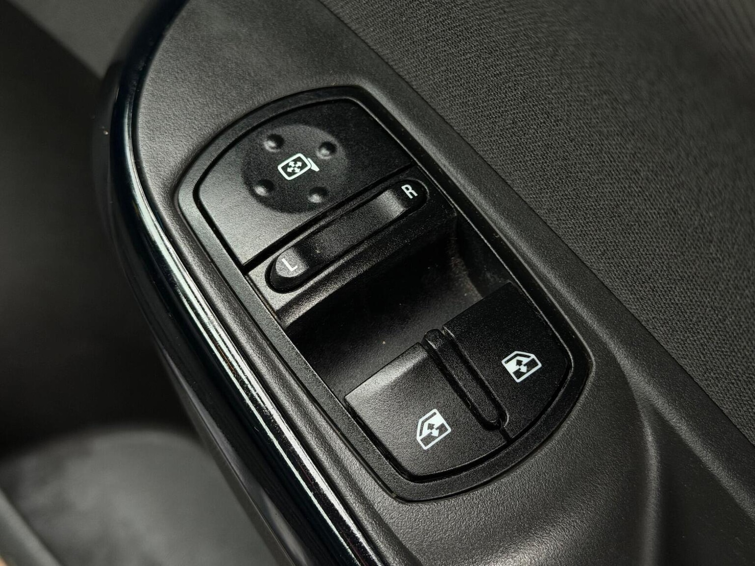 Used Vauxhall Corsa 2016 for sale - 77735852: Photo 21