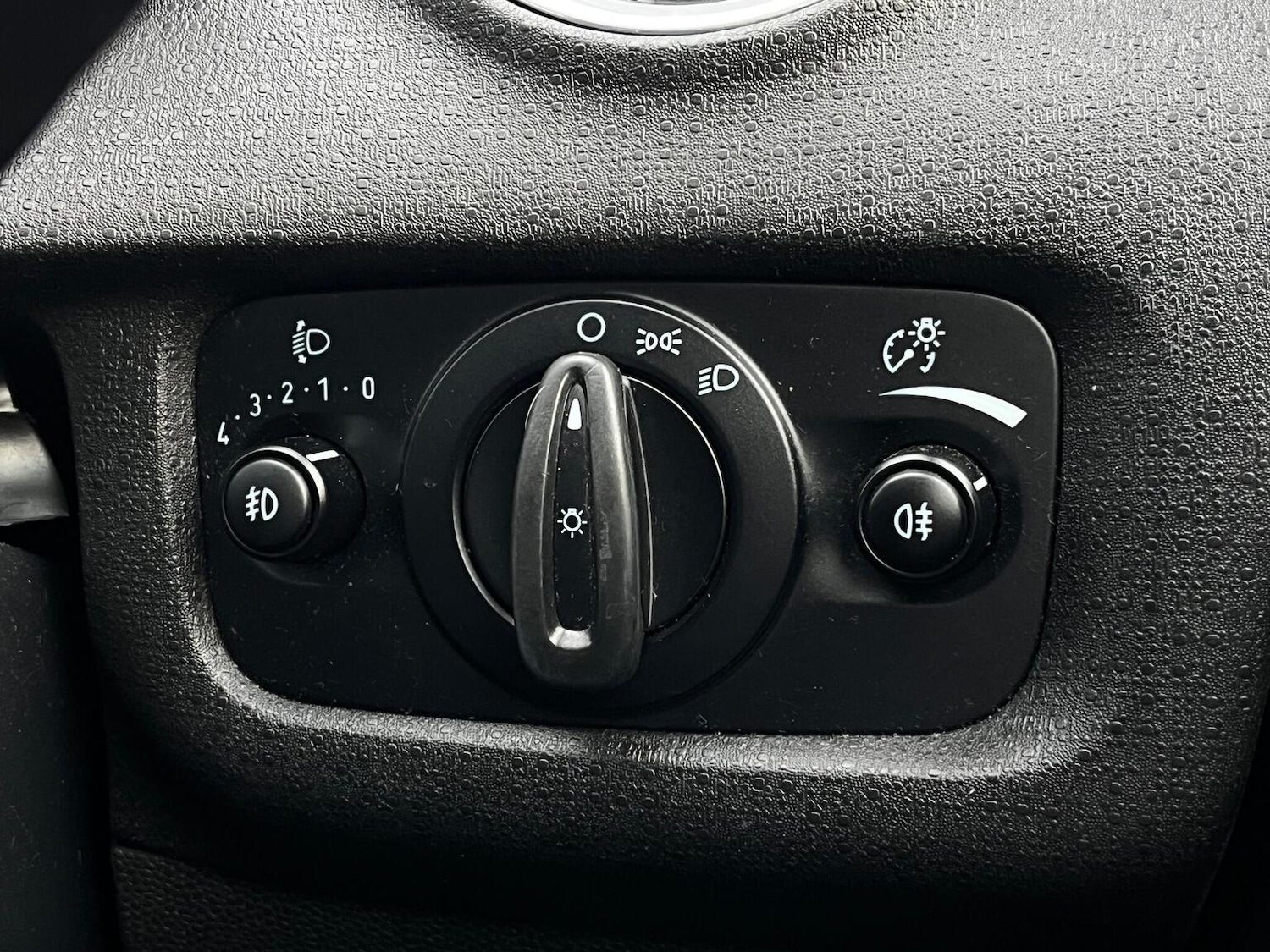 Used Ford Fiesta 2015 for sale - 76725701: Photo 16