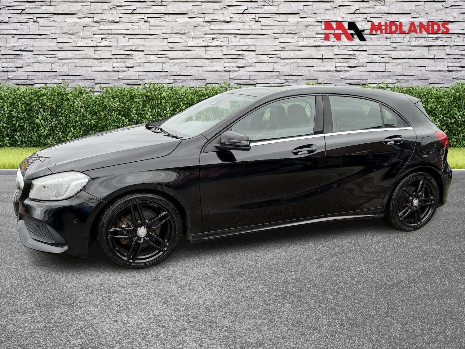 Used Mercedes-Benz A-Class 2017 for sale - 76631496: Photo 3