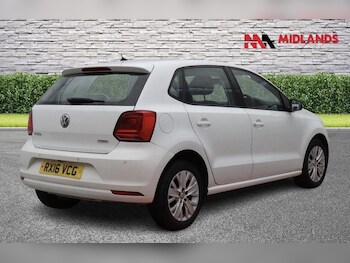 Used Volkswagen Polo 2016 for sale - 76497377: Photo