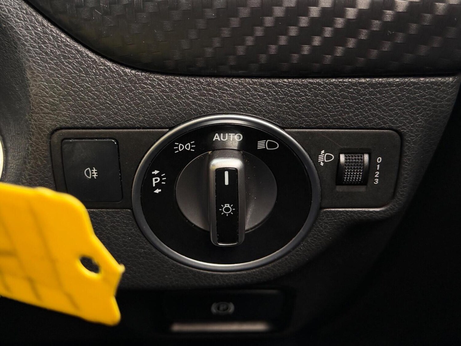 Used Mercedes-Benz A-Class 2015 for sale - 78031677: Photo 23