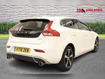 Used Volvo V40 2018 for sale - 79176732: Photo